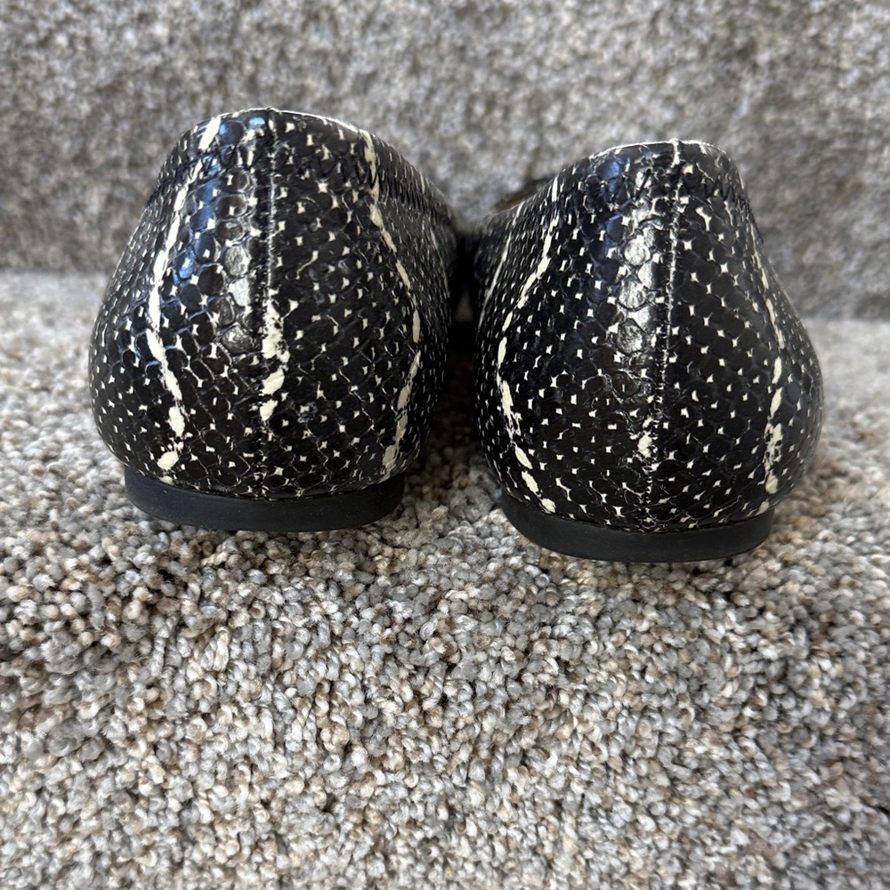 Tory Burch Black and White Snake Skin Patterned Leather Ballet Flats - Picture 4 of 8